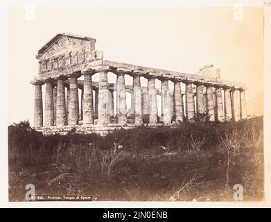 Unbekannter Fotograf, Ceres Temple in Paestum (ohne DAT.): Ansicht. Foto auf Karton, 20,7 x 26,9 cm (inklusive Scankanten) unbek. Fotograf : Ceres-Tempel, Paestum Stockfoto