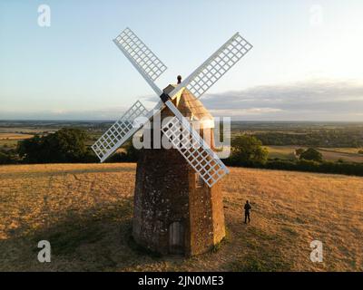 Tysoe Windmill Hill in der Nähe der Stelle der Schlacht von Edgehill der erste englische Bürgerkrieg. Erbaut im frühen 18.. Jahrhundert. Tonnenförmiger Steinturm. Stockfoto