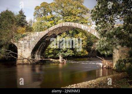 Lancashire Brücke von Oliver Cromwell und seiner Armee während eines marsches auf der Schlacht von Preston gegen die Royalisten, Lancashire, 17. Jahrhundert verwendet Stockfoto