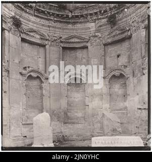 Unbekannter Fotograf, Apsis in Baalbek (ohne dat.): Ansicht mit Figurennische. Foto, 20 x 20,1 cm (einschließlich Scankanten) unbekannt. Fotograf : Apsis in Baalbek (ohne DAT.) Stockfoto