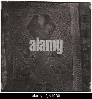 Unbekannter Fotograf, Decke des Peristyls in Baalbek (ohne Dat.): Detail. Foto, 20,2 x 20,1 cm (einschließlich Scankanten) unbekannt. Fotograf : Decke des Peristyls in Baalbek (ohne DAT.) Stockfoto