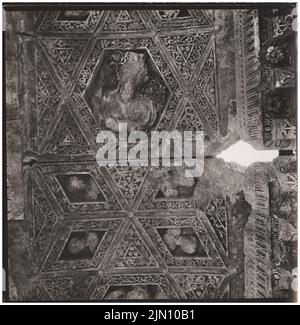 Unbekannter Fotograf, Decke des Peristyls in Baalbek (ohne Dat.): Detail. Foto, 20,2 x 19,8 cm (einschließlich Scankanten) unbekannt. Fotograf : Decke des Peristyls in Baalbek (ohne DAT.) Stockfoto