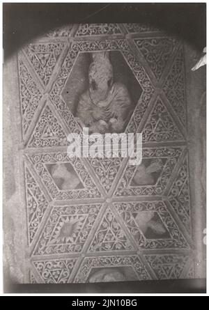 Unbekannter Fotograf, Decke des Peristyls in Baalbek (ohne Dat.): Detail. Foto, 17,2 x 12,1 cm (einschließlich Scankanten) unbekannt. Fotograf : Decke des Peristyls in Baalbek (ohne DAT.) Stockfoto