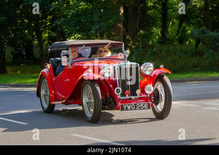 1949, 40s, vierziger Jahre rot MG 1250cc Benzin Cabrio, Sammlerautos werden auf der Lytham Hall Summer Classic Car & Motorcycle Show 13., einem Classic Vintage Collectible Transport Festival, ausgestellt. Stockfoto