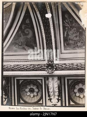 Unger (1743-1799), Hotel de Rome unter den Linden, Berlin-Mitte. (Aus: Julius Kohte, Alt-Berlin, Gebäude in Berlin und Charlottenburg, aufgenommen 1907-1914) (1770): Detaillierter Deckensaal. Foto auf Papier, 31,3 x 24,6 cm (inklusive Scan-Kanten) Unger (1743-1799): Hotel de Rome unter den Linden, Berlin-Mitte. (Aus: Julius Kohte, Alt-Berlin, Bauwerke in Berlin und Charlottenburg, aufgenommen 1907-1914) Stockfoto