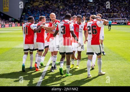 Arnhem - Lutsharel Geertruida von Feyenoord feiert den 2-5 während des Spiels zwischen Vitesse und Feyenoord am 7. August 2022 in Arnhem, Niederlande. (Box-to-Box-Bilder/Yannick Verhoeven) Stockfoto