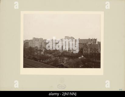 Diestel Georg (1854-1926), Medizinische Klinik der Charité, Berlin (1907-1913): Blick in die Medizinische Klinik 1. und 2.. Foto auf Karton, 47,1 x 64,5 cm (inklusive Scan-Kanten) Diestel Georg (1854-1926): Medizinische Klinik der Charité, Berlin Stockfoto