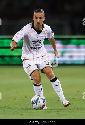 Turin, Italien, 6.. August 2022. Matteo Stoppa vom FC Palermo beim Coppa Italia-Spiel im Stadio Grande Torino, Turin. Bildnachweis sollte lauten: Jonathan Moscrop / Sportimage Stockfoto