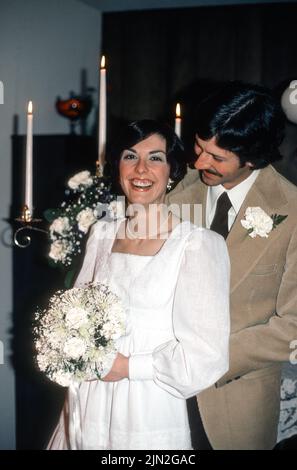 Jahrgang 1976 Hochzeit im Haus der Braut, Montana, USA Stockfoto