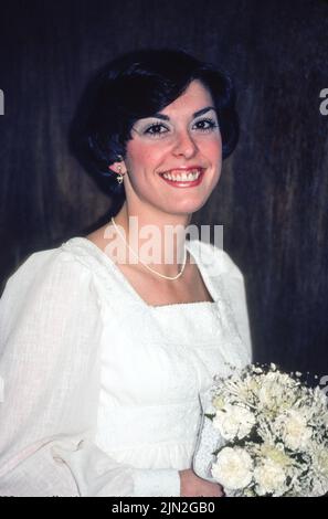 Jahrgang 1976 Hochzeit im Haus der Braut, Montana, USA Stockfoto