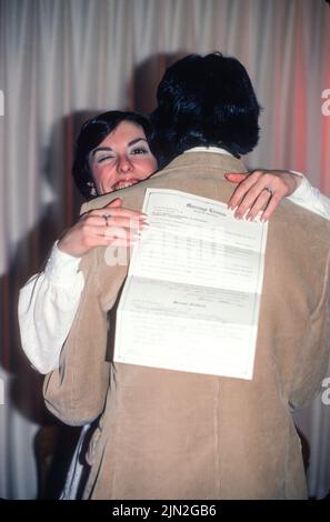 Jahrgang 1976 Hochzeit im Haus der Braut, Montana, USA Stockfoto