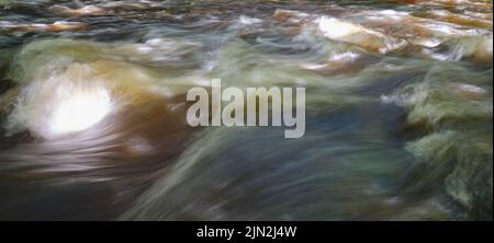 Stromschnellen auf dem Vizla-Fluss, Vireshi, Vidzeme, Lettland Stockfoto