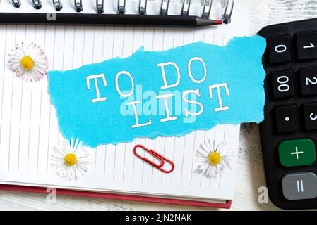 Handschriftliche To-Do-Liste. Wort für Eine Struktur, die in der Regel in Papier mit Ihrer Aufgabe erstellt wurde Neue Ideen auf Papier über Notizbuch geschrieben Stockfoto