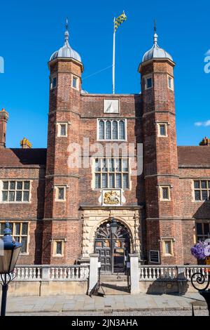 Das Grade-I-Krankenhaus von Jacobean Abbot befindet sich in der High Street, Guildford, Surrey, England, Großbritannien Stockfoto