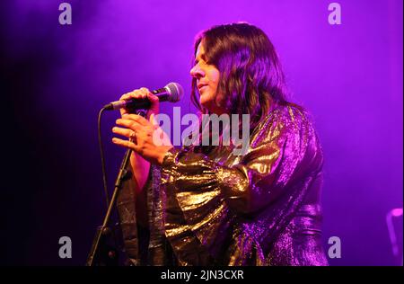 Rumer während ihrer Performance beim Wickham Festival, Hampshire, Großbritannien Stockfoto