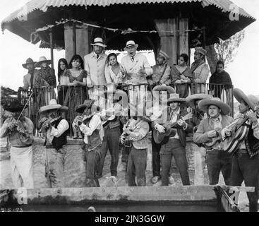 IVAN J. RADO und FERNANDO WAGNER in THE WILD BUNCH 1969 Regie SAM PECKINPAH Story Walon Green und Roy N. Sickner Drehbuch Walon Green und Sam Peckinpah Musik Jerry Fielding Produzent Phil Feldman Warner Bros. / Seven Arts Stockfoto