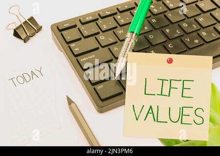 Konzeptionelle Anzeige Lebenswerte. Business-Schaufenster Dinge, die Sie glauben, sind wichtig in der Art und Weise Sie leben Computer Tastatur und Symbol.Informationen Stockfoto