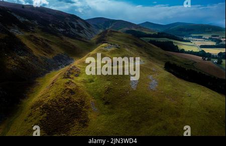 Aus der Vogelperspektive von Tinnis Castle (Dun Meldred) in der Nähe von Drumelzier im oberen Tweed Valley Stockfoto