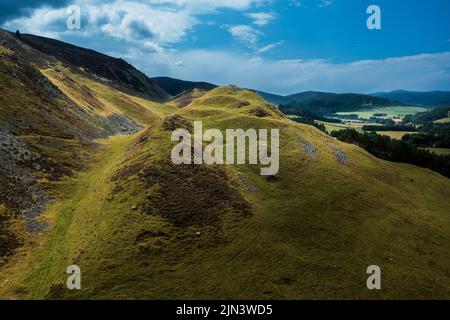 Aus der Vogelperspektive von Tinnis Castle (Dun Meldred) in der Nähe von Drumelzier im oberen Tweed Valley Stockfoto