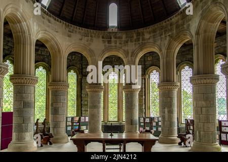 Chancel in St. Conan's Kirk, in der Nähe von Loch Awe, Argyll, Schottland Stockfoto