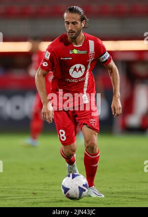 Monza, Italien, 7.. August 2022. Andrea Barberis von AC Monza während des Coppa Italia-Spiels im U-Power Stadium in Monza. Bildnachweis sollte lauten: Jonathan Moscrop / Sportimage Stockfoto