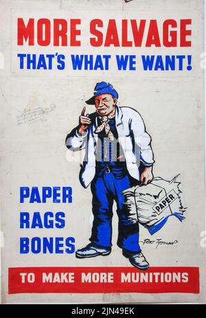 Mehr Bergungsarbeiten – das wollen wir. Papier, Lumpen, Knochen, um mehr Munitions zu machen (1939 - 1946) Poster aus der Zeit des Zweiten Weltkriegs von Bert Thomas Stockfoto