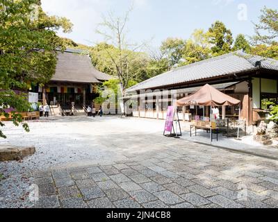 Kochi, Japan - 6. April 2018: Auf dem Gelände von Chikurinji, Tempel Nummer 31 der Shikoku-Wallfahrt Stockfoto