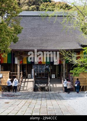 Kochi, Japan - 6. April 2018: Haupthalle von Chikurinji, Tempel Nummer 31 der Shikoku-Wallfahrt Stockfoto