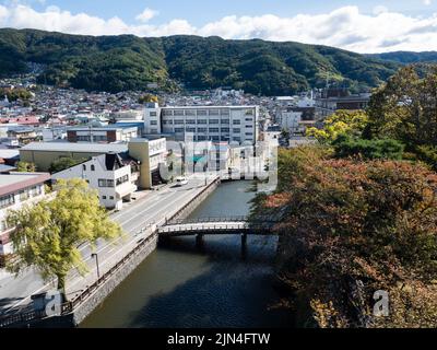 Suwa, Japan - 22. Oktober 2017: Blick aus der obersten Etage des rekonstruierten Kastells von Takashima Stockfoto