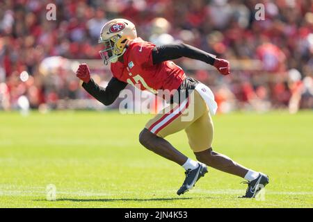 August 2022; Santa Clara, CA, USA; Malik Turner (17), der 49ers-Breitbandempfänger von San Francisco, läuft während des Trainingslagers in der SAP Performance Facility in der Nähe des Levi Stadions. Beschreibung: Stan Szeto – Bild des Sports Stockfoto