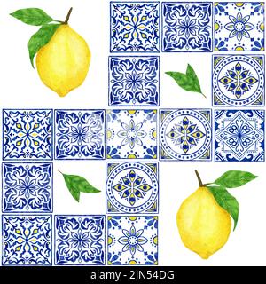 Aquarell von Hand gezeichnetes nahtloses Muster mit Zitrusfrüchten blauen portugiesischen Azulejo-Fliesen. Sommer hell Bio süß lecker Lebensmittel botanischen Druck. Ernte Baum Ornament Textil Stockfoto