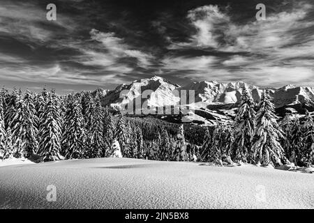 Le Mont Blanc est le plus haut sommet d'europe et de France, il se trouve sur la commune de Saint-Gervais. Stockfoto