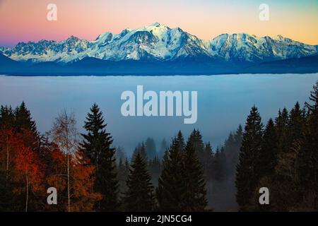 Le Mont Blanc est le plus haut sommet d'europe et de France, il se trouve sur la commune de Saint-Gervais. Stockfoto