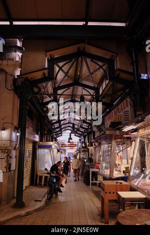 Im Inneren des Central Municipal Meat Market in Athen Stockfoto
