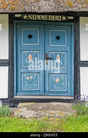 Tür auf Strohhalmen in Faldsled auf der Insel Fünen, Dänemark Stockfoto