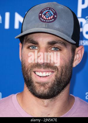 ELYSIAN PARK, LOS ANGELES, KALIFORNIEN, USA - 08. AUGUST: Chris Taylor (CT3), ein amerikanischer Profi-Baseballspieler für den Los Angeles Dodgers of Major League Baseballspieler, kommt bei Kershaws Challenge Ping Pong 4 Purpose 2022 an, die am 8. August 2022 im Dodger Stadium in Elysian Park, Los Angeles, Kalifornien, USA, stattfand. (Foto von Xavier Collin/Image Press Agency) Stockfoto