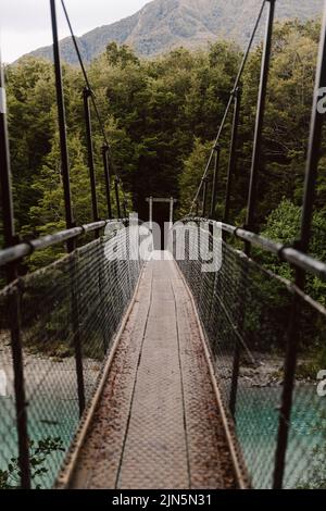 Berühmte Touristenattraktion - Blue Pools, Haast Pass, Neuseeland, Südinsel Stockfoto