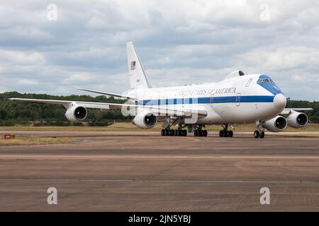 E-4B Nachtuhr Stockfoto