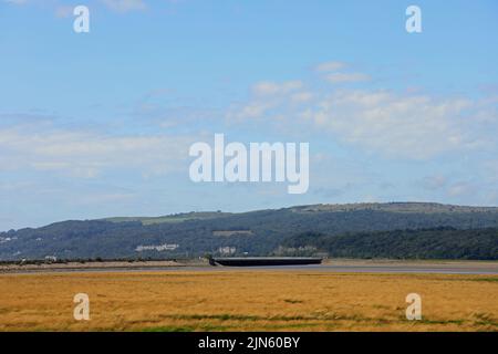 Arnside Eisenbahnviadukt und der Fluss Kent von der geschlossenen Bahnlinie Arnside nach Kendal aus gesehen Arnside Cumbria England Stockfoto