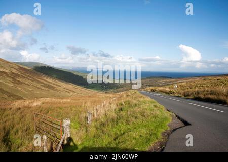 Blick entlang des Glen Shurig hinunter zur Brodick Bay, der Isle of Arran, Schottland Stockfoto