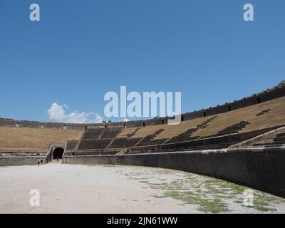 Im Amphi-Theater in der Ausgrabungsstätte Pompeji, Pompei, Kampanien, Italien, Stockfoto