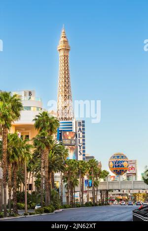 Las Vegas, Nevada - 16. Mai 2018: Blick auf die Kasinos im Hotelresort am Las Vegas Boulevard, auch bekannt als Vegas Trip an einem sonnigen Tag. Stockfoto