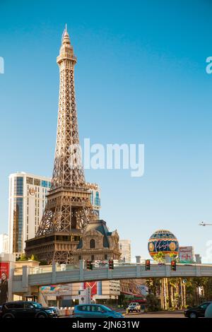 Las Vegas, Nevada - 16. Mai 2018: Blick auf die Kasinos im Hotelresort am Las Vegas Boulevard, auch bekannt als Vegas Trip an einem sonnigen Tag. Stockfoto