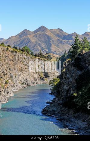 Der Waiau Fluss liegt in der Nähe des Hanmer Hot Springs Resorts in der Canterbury Ebene auf der Südinsel in Neuseeland. Stockfoto