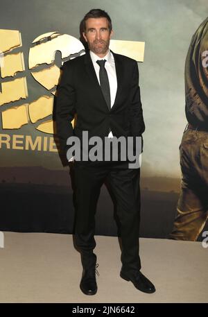 8. August 2022, New York, New York, USA: Schauspieler SHARLTO COPLEY nimmt an der New York Premiere von â €˜Beastâ €™ statt im Museum of Modern Art. (Bild: © Nancy Kaszerman / ZUMA Press Wire) Stockfoto