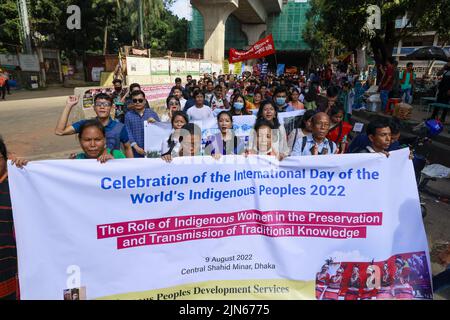 Dhaka, Bangladesch, 9. August 2022. Mitglieder der ethnischen Minderheiten Bangladeschs feiern den Internationalen Tag der indigenen Völker der Welt in Dhaka, Bangladesch, 9. August 2022. Foto von Suvra Kanti das/ABACAPRESS.COM Stockfoto