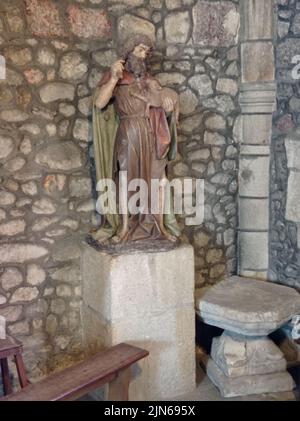 Église Notre Dame de Montluçon, XV e siècle, saint Jean Baptiste, pierre polychrome, fin XVe siècle, L'Allier, Frankreich Stockfoto
