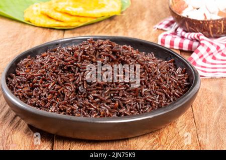 Reis mit Kokosnuss typisches Gericht der Karibikküste Stockfoto