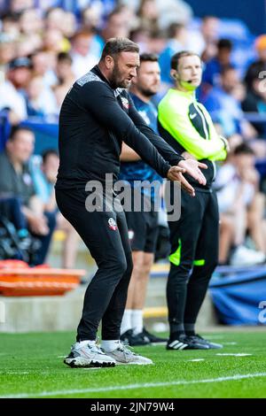 Bolton, Großbritannien. 9.. August 2022. Ian Evatt, Manager von Bolton Wanderers, gestikuliert während des Carabao Cup-Spiels zwischen Bolton Wanderers und Salford City am Dienstag, dem 9.. August 2022, im University of Bolton Stadium in Bolton. (Kredit: Mike Morese | MI News) während des Carabao Cup-Spiels zwischen Bolton Wanderers und Salford City im University of Bolton Stadium, Bolton am Dienstag, 9.. August 2022. (Kredit: Mike Morese | MI News) Kredit: MI News & Sport /Alamy Live News Stockfoto