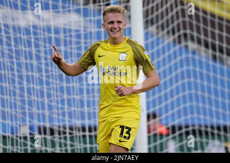 Ali McCann von Preston North End feiert sein 2.-Tor während des Carabao Cup, dem ersten Spiel der Runde im John Smith's Stadium, Huddersfield. Bilddatum: Dienstag, 9. August 2022. Stockfoto